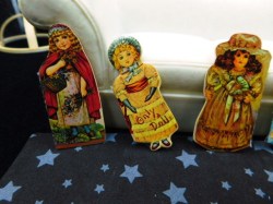 5 mini books glass view